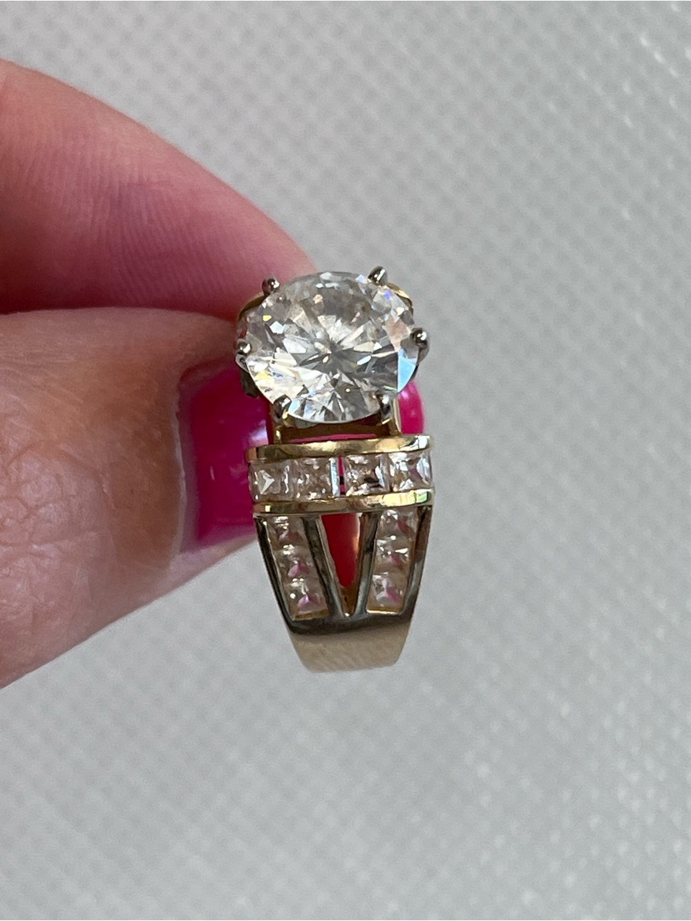 Beautiful 14K Gold CZ Ring - Picture 7 of 14